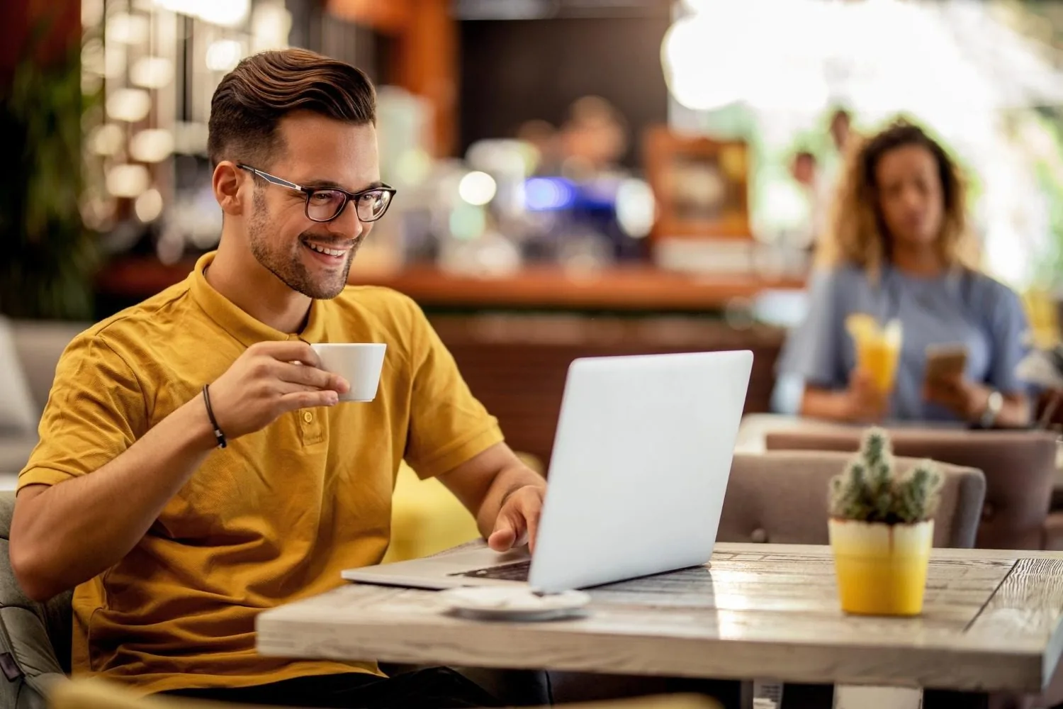 Auralis AI seamless self-service customer support